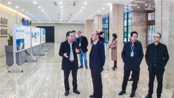 厚捷简讯丨重庆发展投资有限公司党委书记、董事长何志明一行到我司考察调研