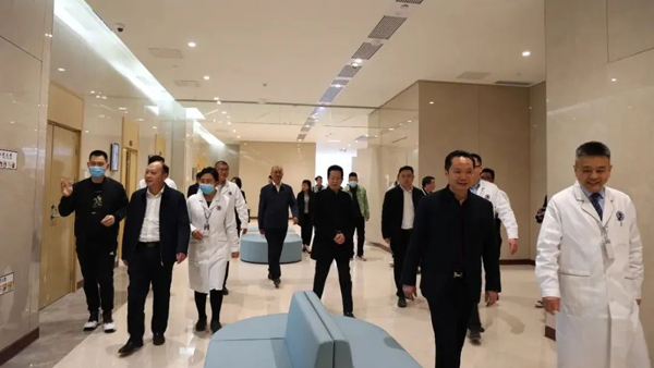 厚捷资讯丨领导关怀 经开区管委会主任蒲承明带队调研重庆全域肿瘤医院